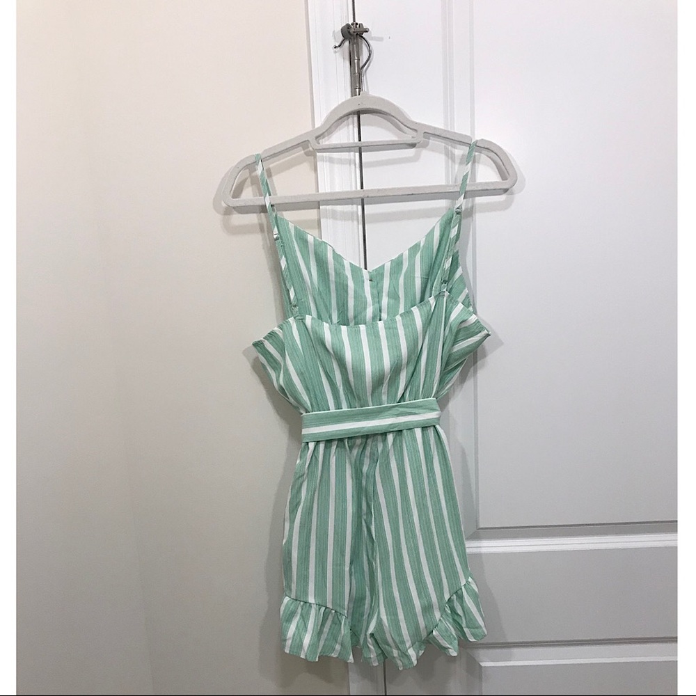 Green Ruffle Hem Romper - Picture 4 of 5